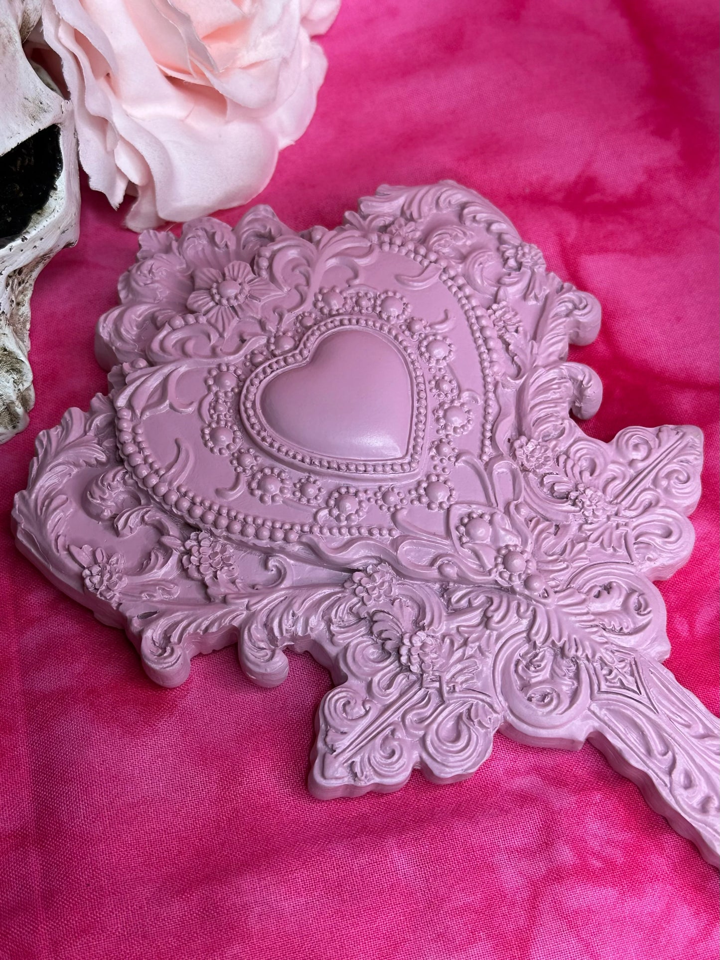 VANITY ROSA ROUGE - Heart Shaped Mirror