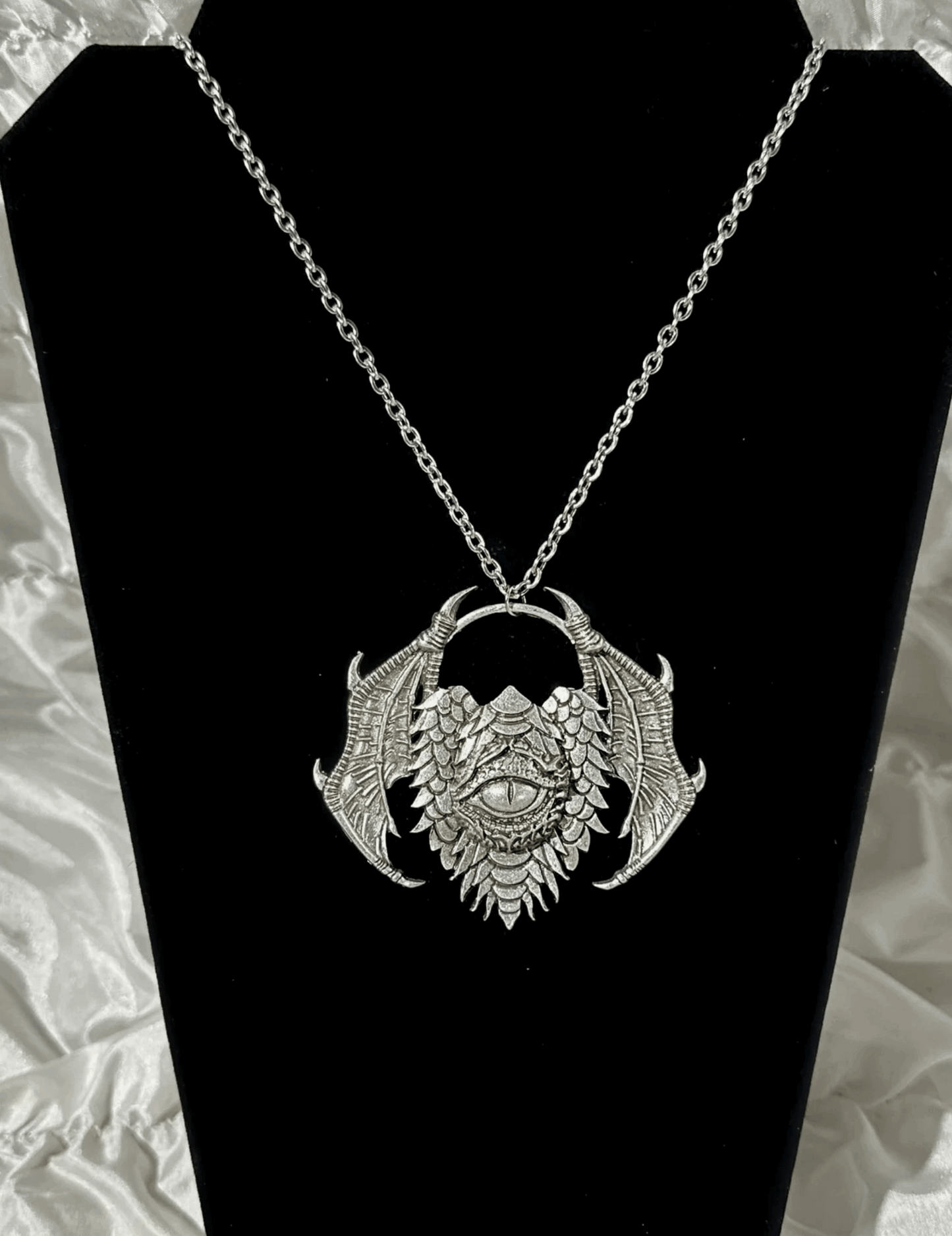 EYE OF THE BEHOLDER - Mother of Hades Cast Necklace