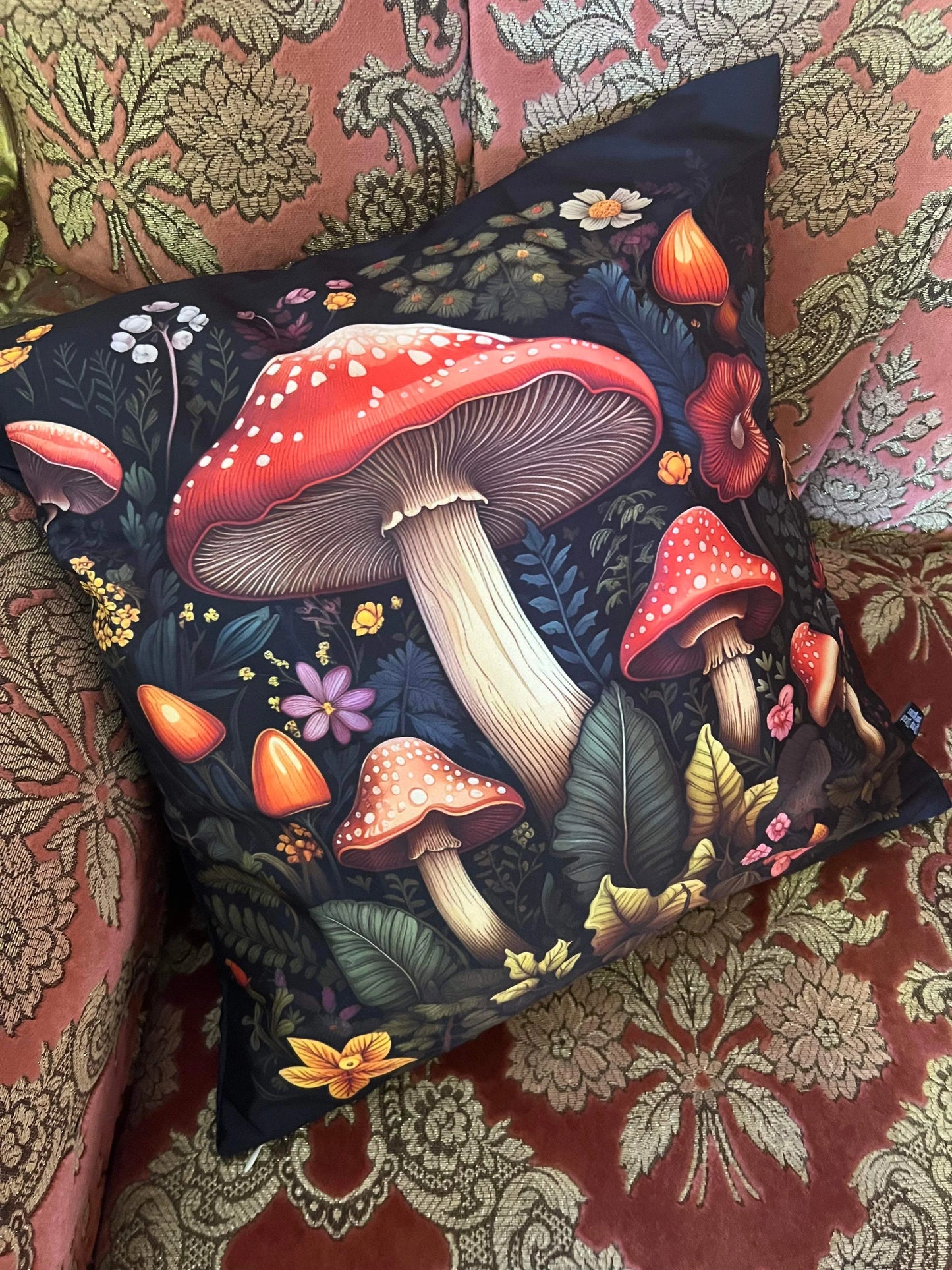 Scarlet Swamp - Cushion Cover set
