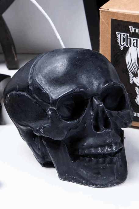 Chateau Noir Skull Candle