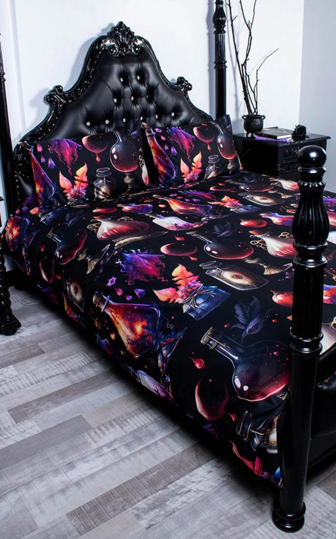 CURIOUS CABINET Quilt Cover Set & Pillowcases