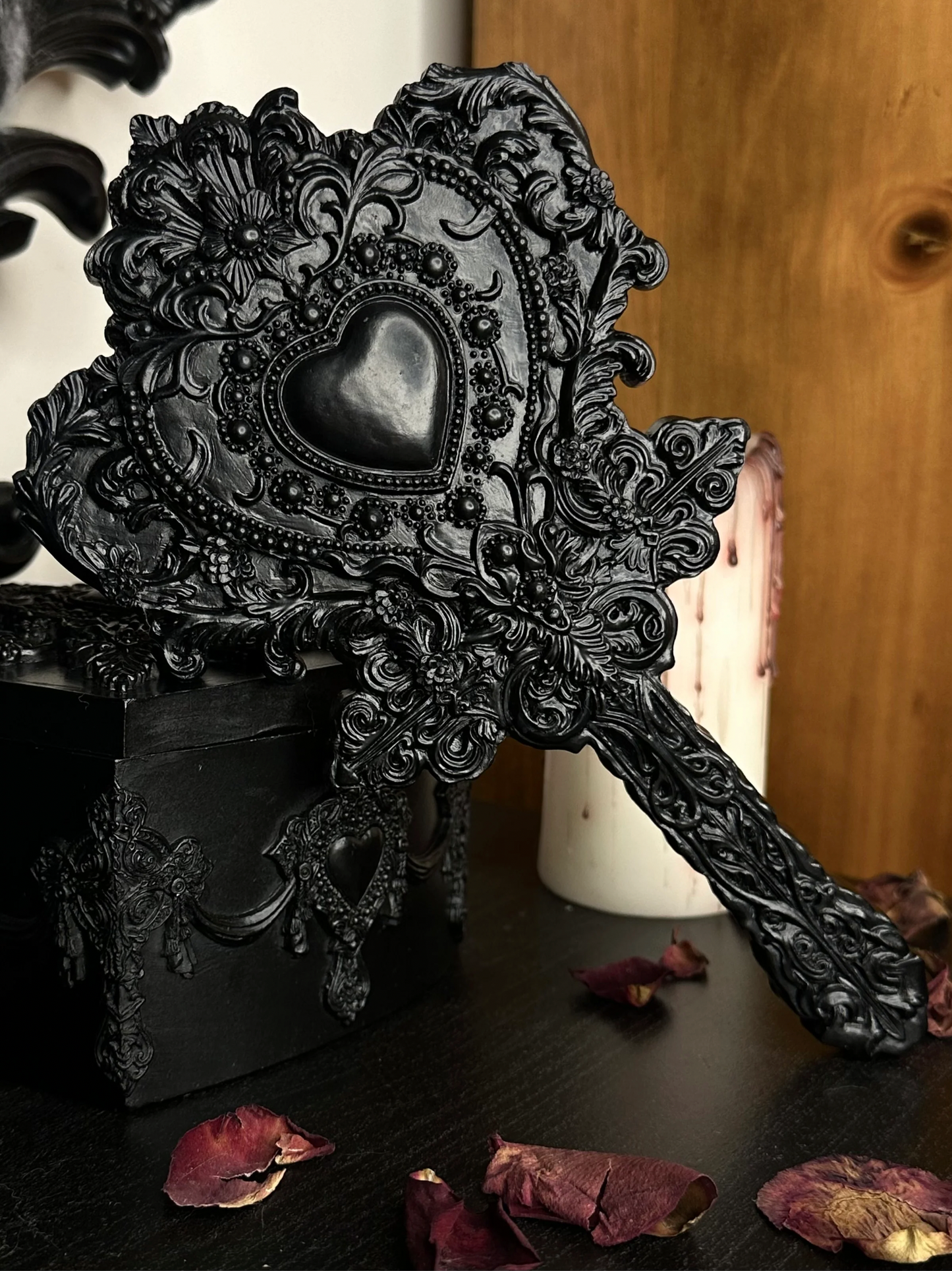 VANITY VALENTINE - Gothic Hand Mirror