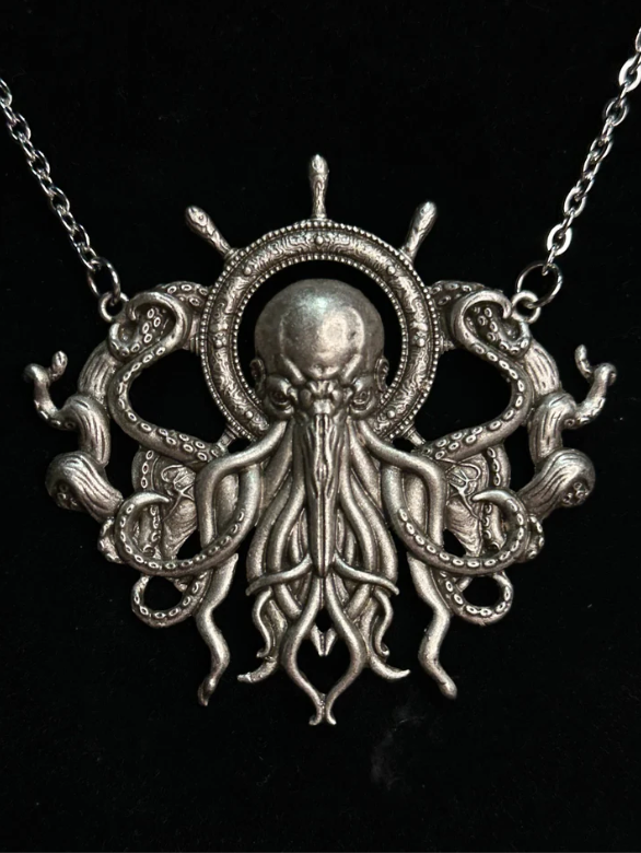 WHAT'S KRAKEN - Mother of Hades Cthulhu Necklace