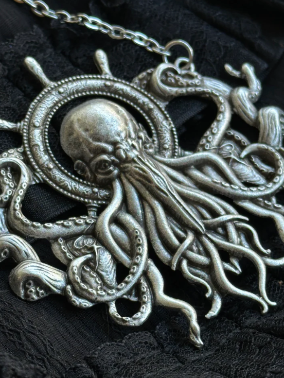 WHAT'S KRAKEN - Mother of Hades Cthulhu Necklace