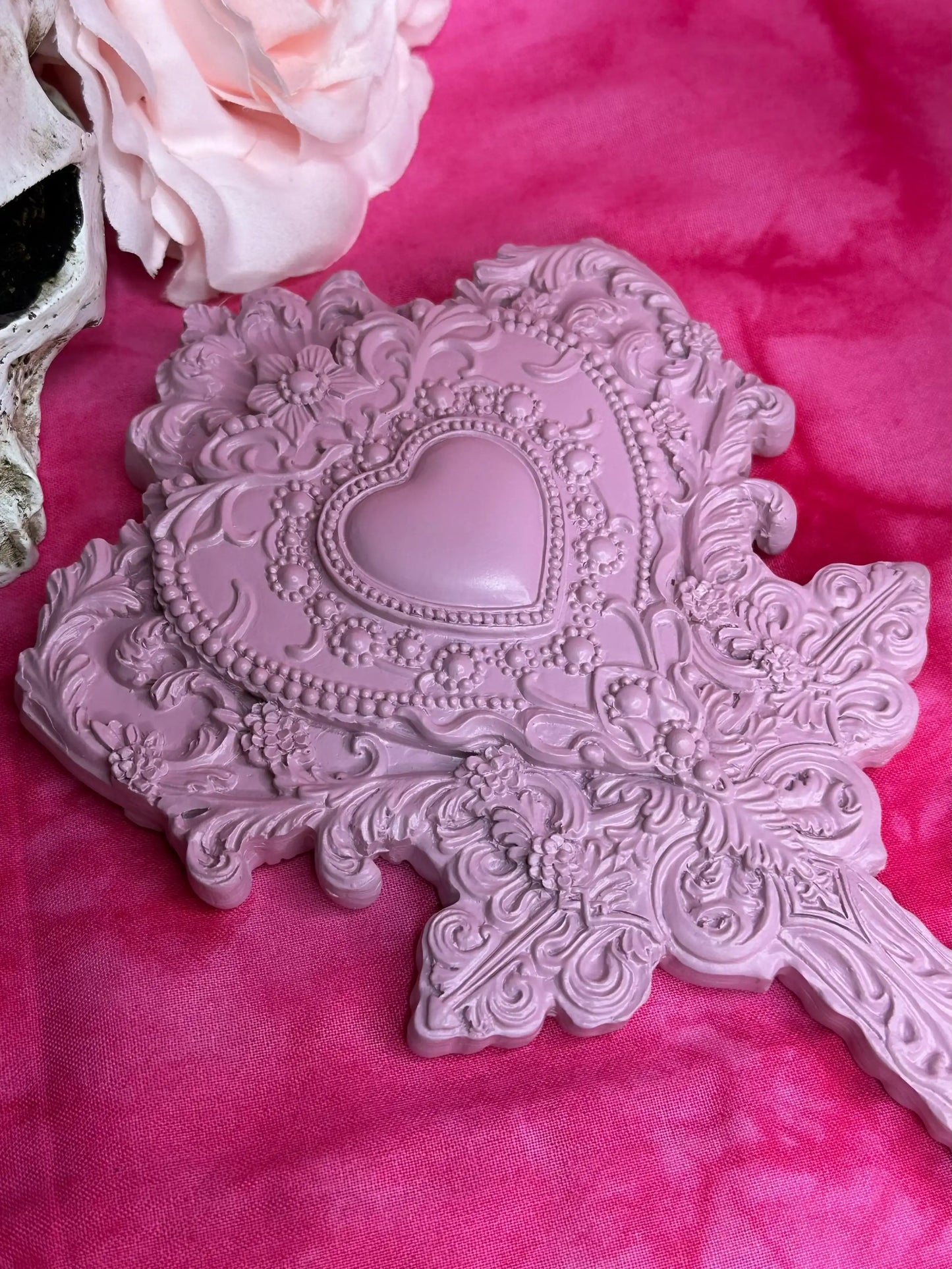 VANITY ROSA ROUGE - Heart Shaped Mirror