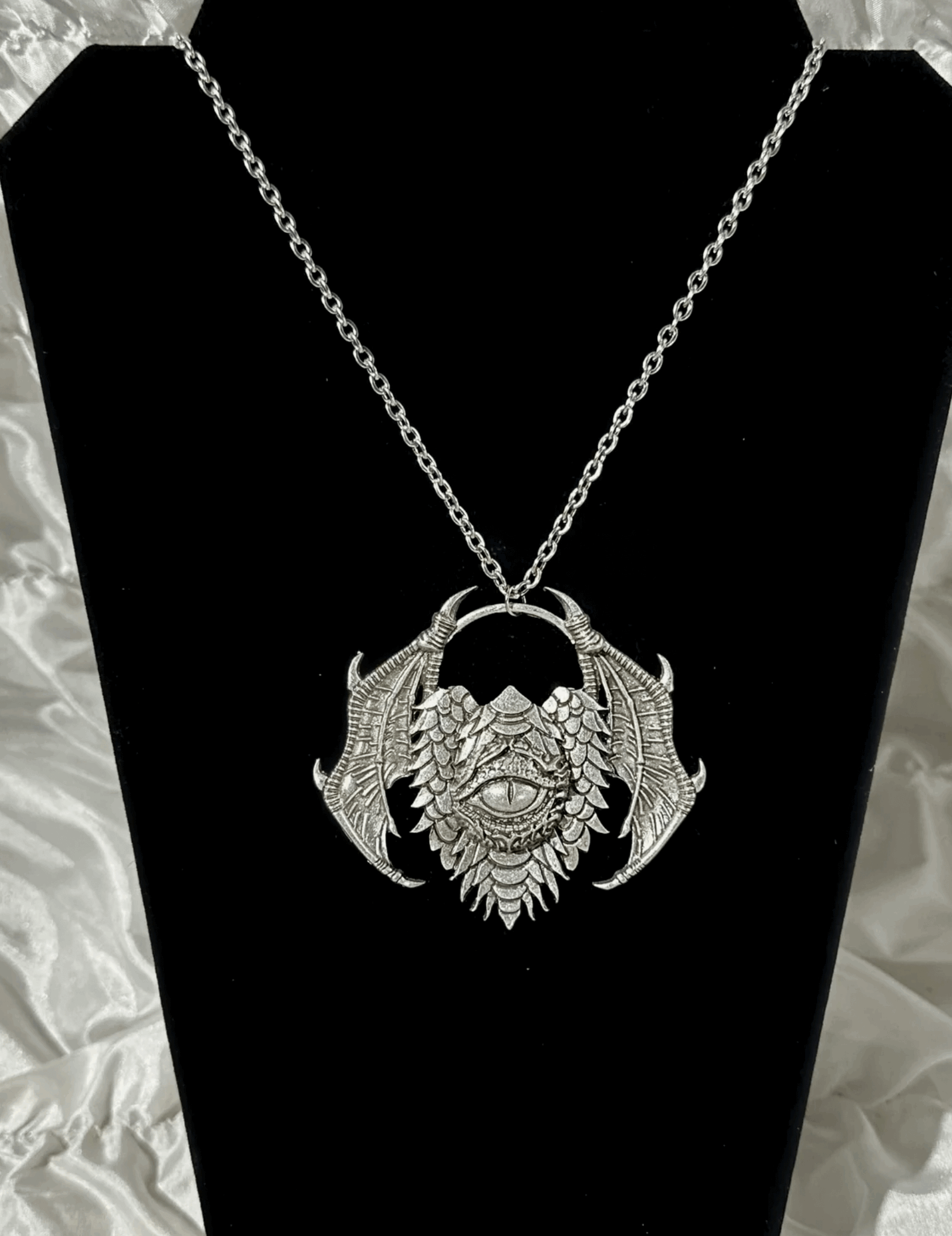 EYE OF THE BEHOLDER - Mother of Hades Cast Necklace