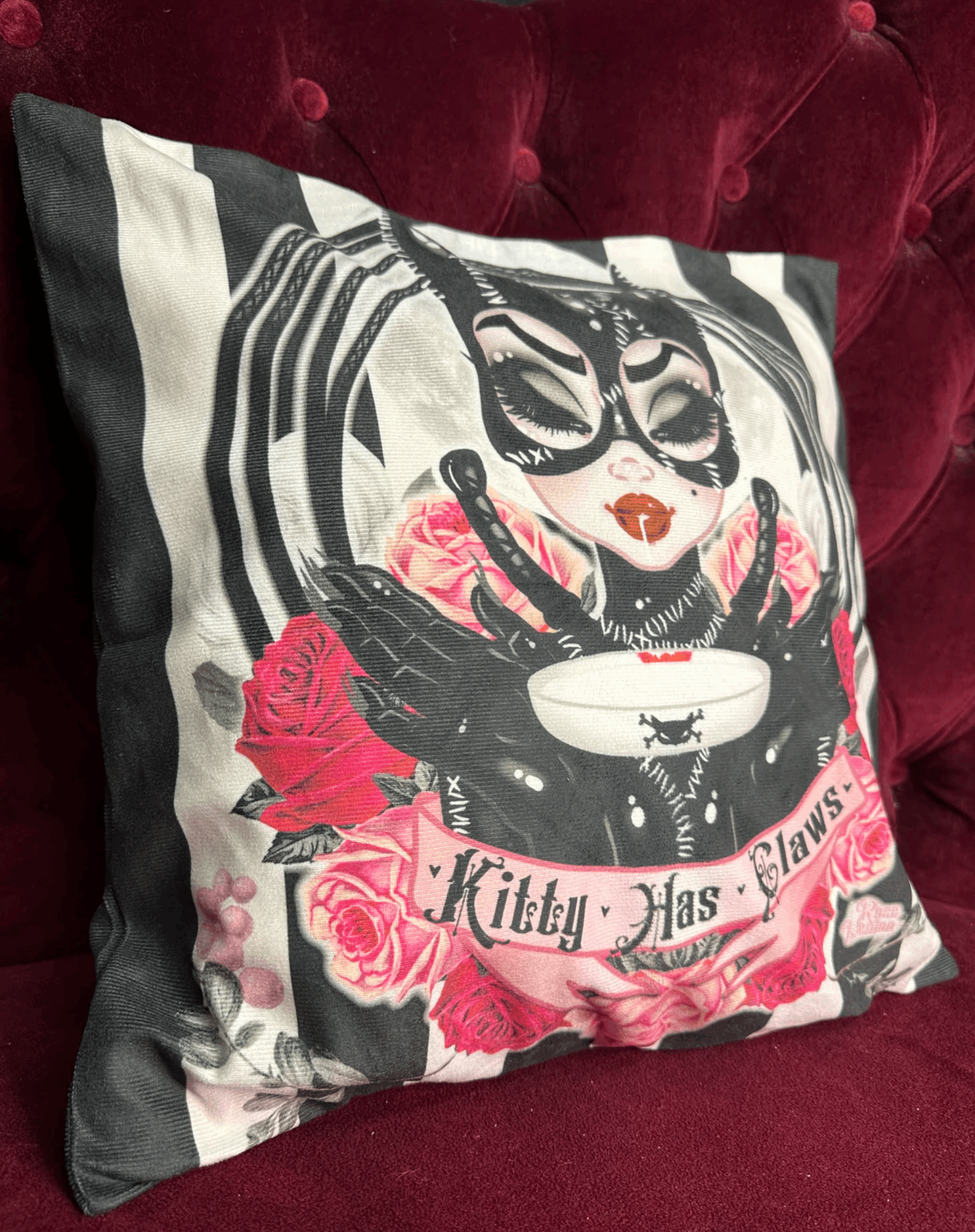KITTY HAS CLAWS - Rose Demon Cushion Cover