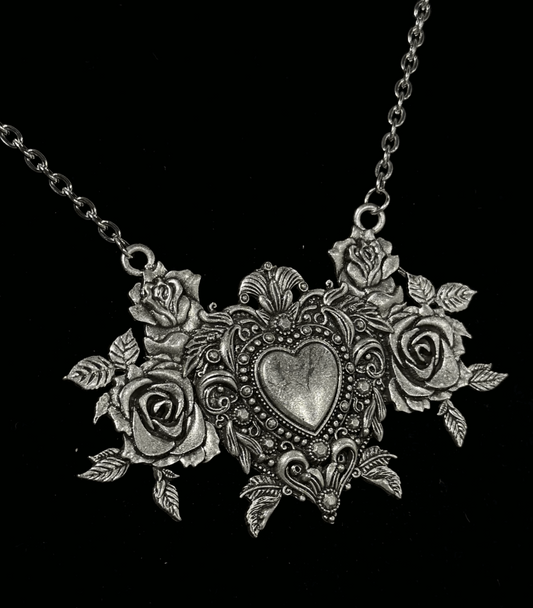 QUEEN OF HEARTS - Mother of Hades Cast Necklace