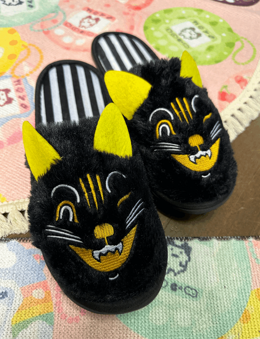 SCAREDY CAT- halloween house slippers